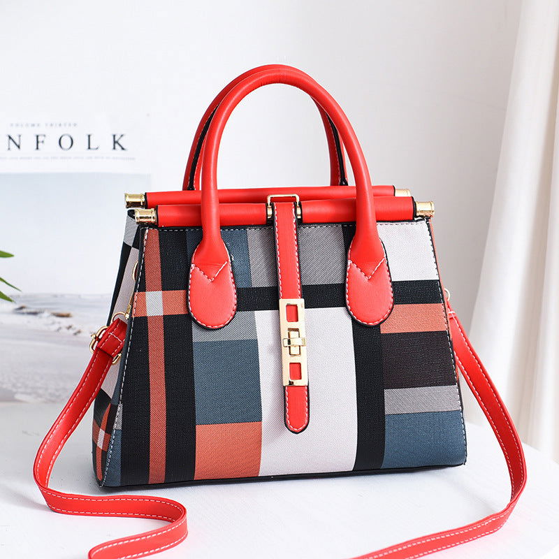 Trendy shoulder handbags. - - 